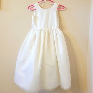 Ivory Flower Girl Dress Size 8 David's Bridal